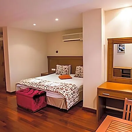 Hotel Synosse Park 4*